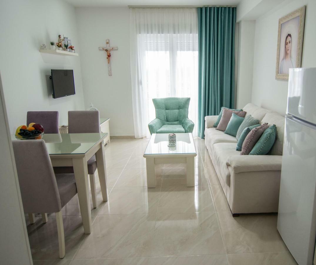 Gloria 1 Apartment