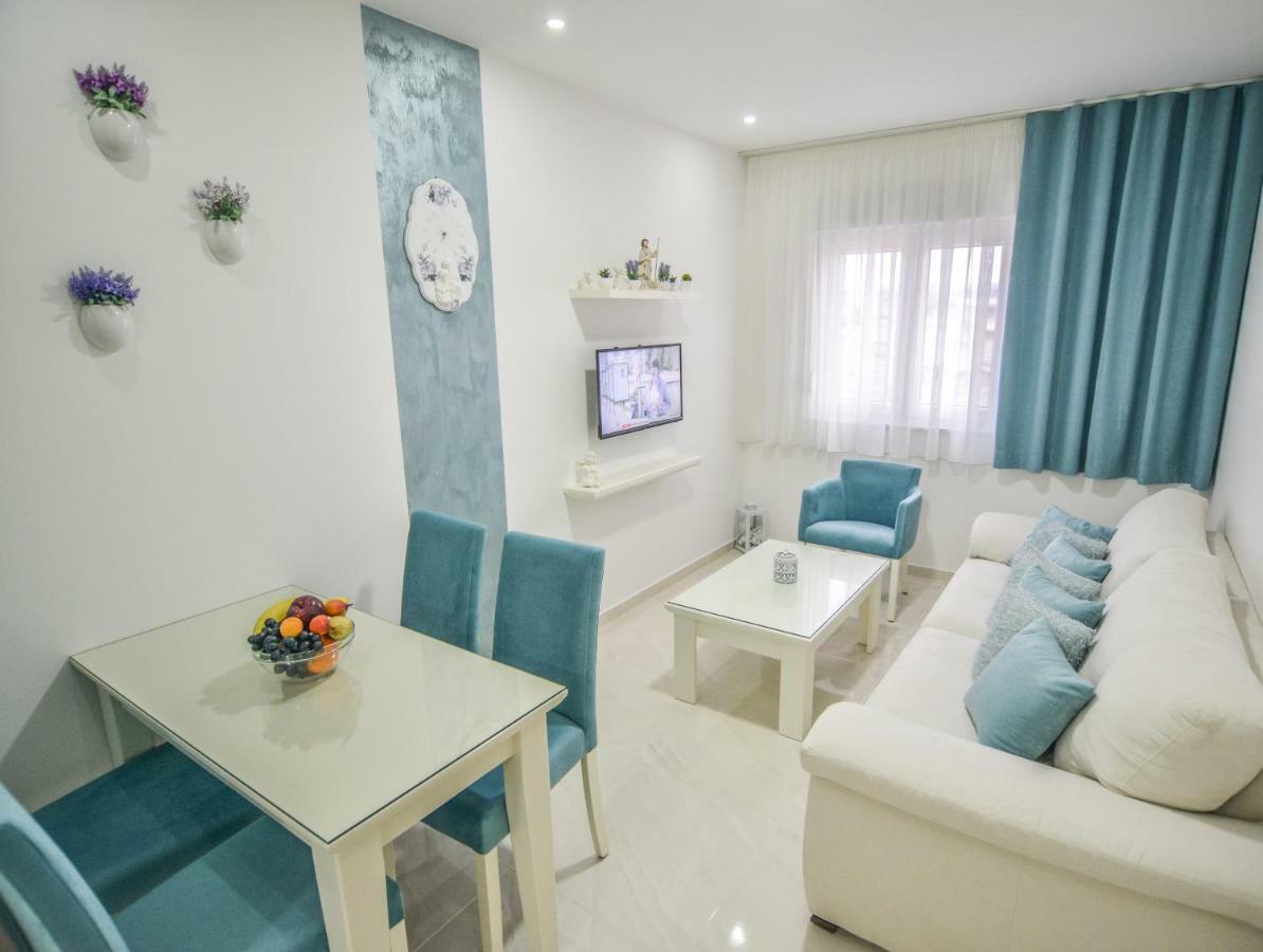 Gloria 1 Apartment